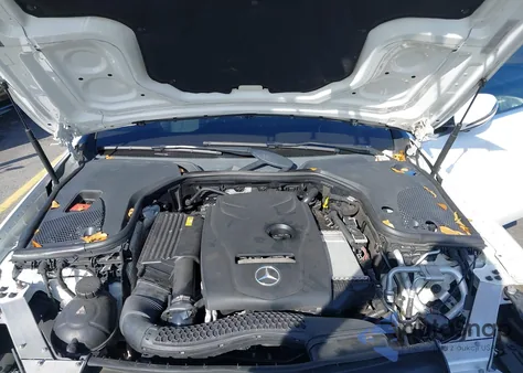 2017 Mercedes-Benz E 300 4Matic из США, поврежденный, VIN WDDZF4KB2HA025845